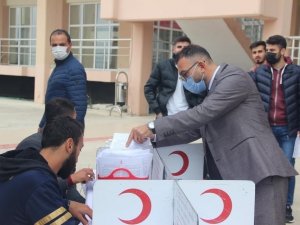 Burhaniye’ De Üniversiteliler Kan Bağışında Bulundu