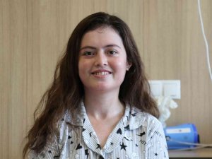 19 Yaşındaki Emine Mutlu, 11 Yıldır Bağımlı Olduğu Oksijen Cihazından, ‘Organ Bağışı’ İle Kurtuldu