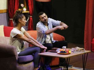 “Aşk Bu Mu?” Oyunu Başakşehir’de Sahnelendi