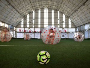 Tuzla’da Düzenlenen Balon Futbolu Turnuvasında Keyifli Anlar Yaşandı