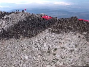 Isparta’da 3 Bin Komando, Şehitleri Anmak İçin Davraz Dağı’na Tırmandı
