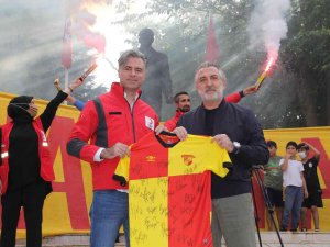 Göztepe Taraftarı Kan Verdi, Formayı Kaptı