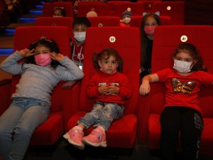 İ̇negöl Belediyesinin Çocuk Tiyatro Gösterileri Başladı
