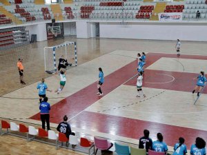 Kadınlar Hentbol 1. Ligi: Sivas Belediyespor: 40 - Olimpik Pazar Spor Kulübü: 33