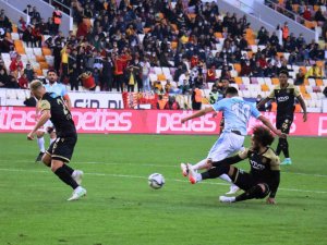 Spor Toto Süper Lig: Yeni Malatyaspor: 1 - Medipol Başakşehir: 3 (Maç Sonucu)