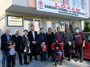 Atakum Kent Konseyi Lösemili Çocuklara El Uzattı