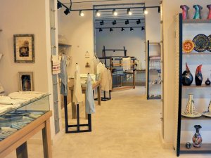 Kenevirden Üretilen Giysiler Vitrine Çıktı