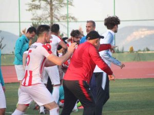 90+8’de Gelen Gol Sonrası Saha Karıştı