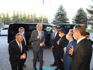 “Kayseri Her Alanda Zirveyi Hak Ediyor"