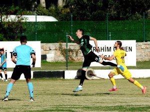 Alaçatıspor Taraftarının Yüzünü Güldürdü