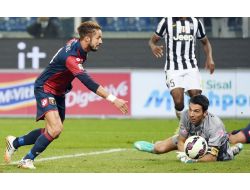 Buffon, Juventus Tarihine Geçti