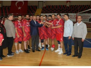 Bafra Cumhuriyet Kupası’na Bin 200 Sporcu Katıldı