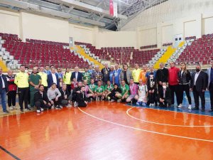 Isparta’da Filenin Şampiyonu İtfaiye Müdürlüğü Oldu