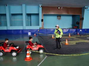 Mobil Trafik Eğitim Tırı Gümüşhane’de