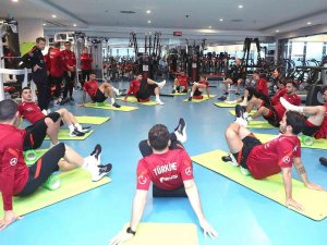 A Milli Takım, Dünya Kupası Avrupa Elemeleri Hazırlıklarına Başladı