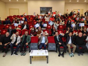 Başakşehir Yeni Medya Ve Radyo Akademi’de Mezuniyet Heyecanı