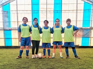 Ev Hanımları Arasında Kıran Kırana Halı Saha Futbol Maçı