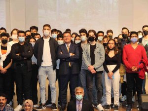 Radikal Eğitim Kurumlarından Öğrenciler İçin İ̇yte Kampüsünde Konferans