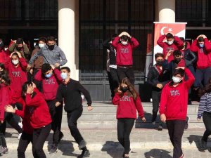 Van’da 313 Bin Öğrenci Deprem Tatbikatına Katıldı