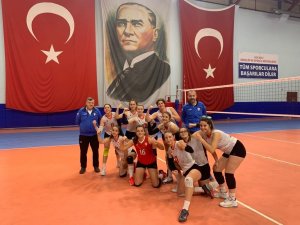 Filenin Şimşekleri Set Vermeden Maçı Kazandı
