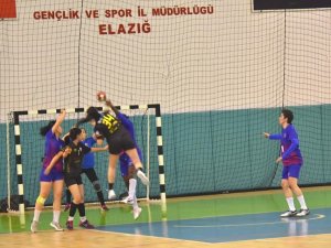 Kadınlar Hentbol 1. Ligi: Elazığ Sysk: 20 - Mersin Büyükşehir Belediyespor: 22
