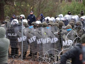 Polonya-belarus Sınırındaki Göçmen Krizi Devam Ediyor