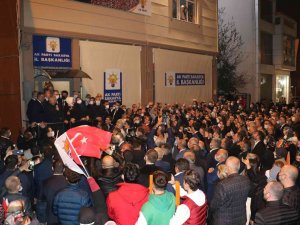 Cumhurbaşkanı Erdoğan, Coşkulu Kalabalığa Böyle Seslendi
