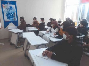 Gençlik Merkezinin Açtığı Kuslara Yoğun İlgi