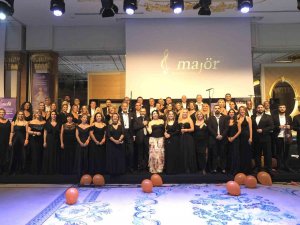 Lösemili Çocuklar İçin C-majör İ̇ş’ten Sesler Korosu Sahne Aldı