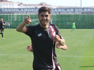 Elazığspor’da İ̇zzet Topatar Affedildi