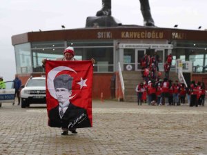 Arkadaşlarının Her 10 Kasım’da Yaptığını Bu Kez Onlar Yaptı