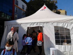 Minikler Öncülük Etti, Büyükler Kan Bağışladı