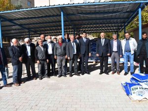Doğanşehir’de Üreticilere Kaba Yem Tohumu Desteği