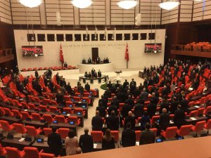 Tbmm Genel Kurulunda Atatürk İçin Saygı Duruşu