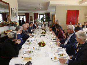 İ̇yi̇ Parti Genel Başkanı Akşener, Ab Üyesi Ülkelerin Büyükelçileri İle Görüştü