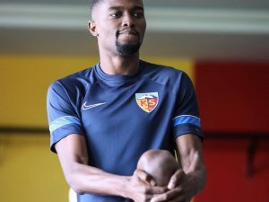 Bernard Mensah İ̇spanya’ya Gitti