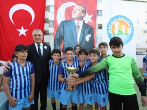 Mezitli Belediyesi, 10 Kasım Atatürk’ü Anma Futbol Turnuvası Düzenledi