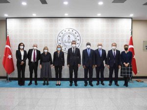 Bakan Özer: "2000’li Yıllarda 500 Bin Olan Öğretmen Sayısı 1,2 Milyona Ulaştı"