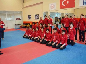 Şampiyonları Başkan Yılmaz Uğurladı