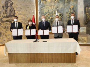 Gaziantep’te Okul Kütüphanelerine Destek