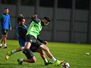 Bursaspor Günü Çift İdmanla Tamamladı