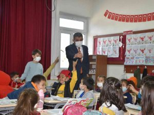 Milli Eğitim Müdürü Ekici Öğretmen Ve Öğrencilerle Bir Araya Geldi