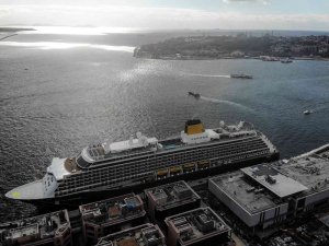Dev Kruvaziyer Gemisi İ̇stanbul’a Demirledi