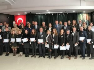 Başarılı Öğretmen Ve İdarecilere Başarı Belgesi