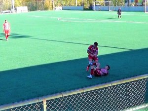O Futbolcu Takımdan Kovuldu