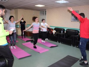Kütahyalı Sağlık Çalışanları Sporla Stres Atıyor