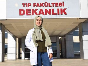 Omü Tıp Fakültesi Öğrencisinden Tübi̇tak Başarısı