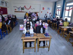 Karatay Belediyesinden Öğrencilere "Kariyer Rehberi Planlama" Defteri