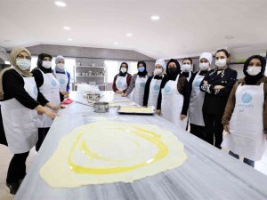 Pastacılık Kursunda Eğitimler Başladı