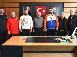 Oral, Dünya Üçüncüsü Kaya’yı Kutladı
